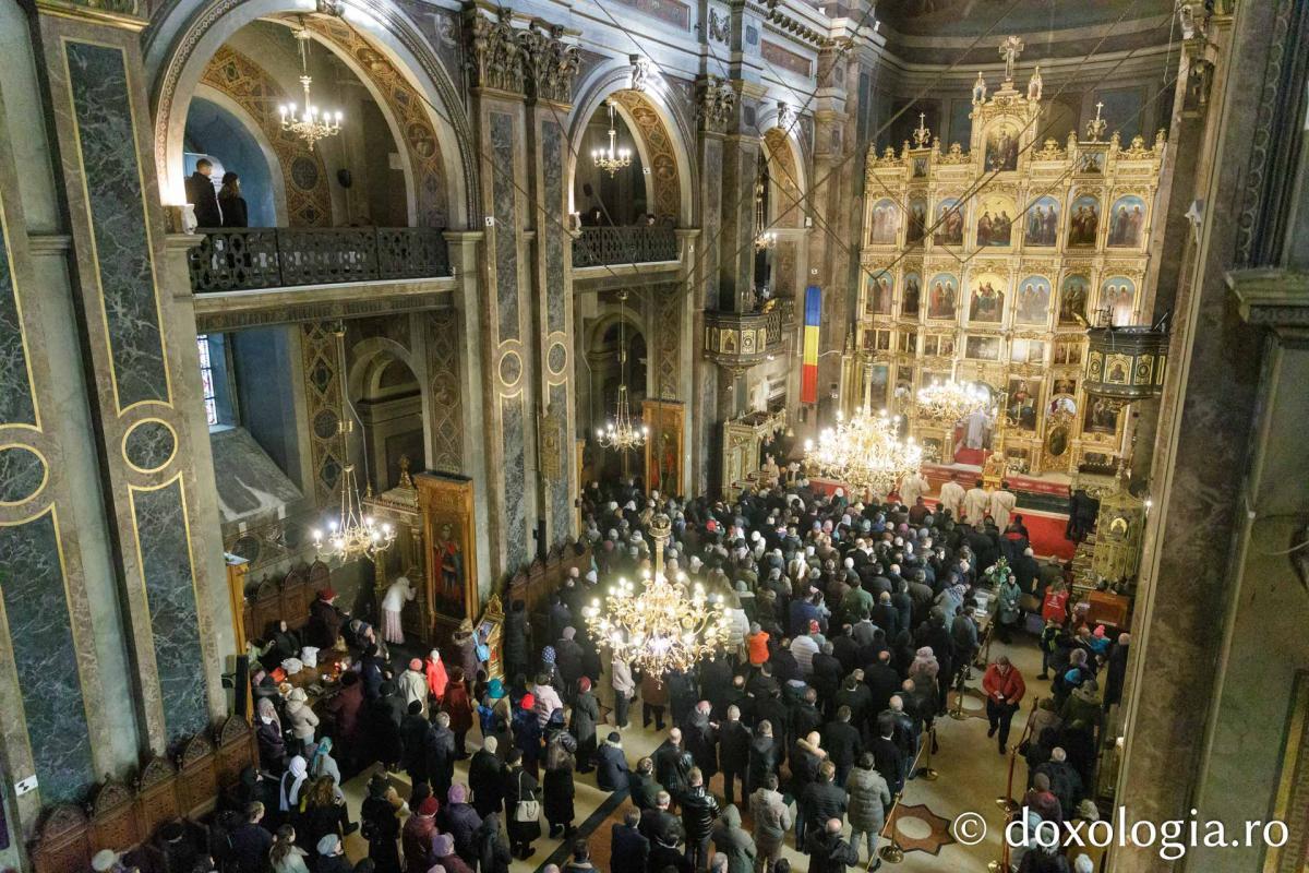 Liturghie arhierească la Catedrala Mitropolitană din Iași  în cinstea Sfinților Trei Ierarhi / Foto: pr. Silviu Cluci